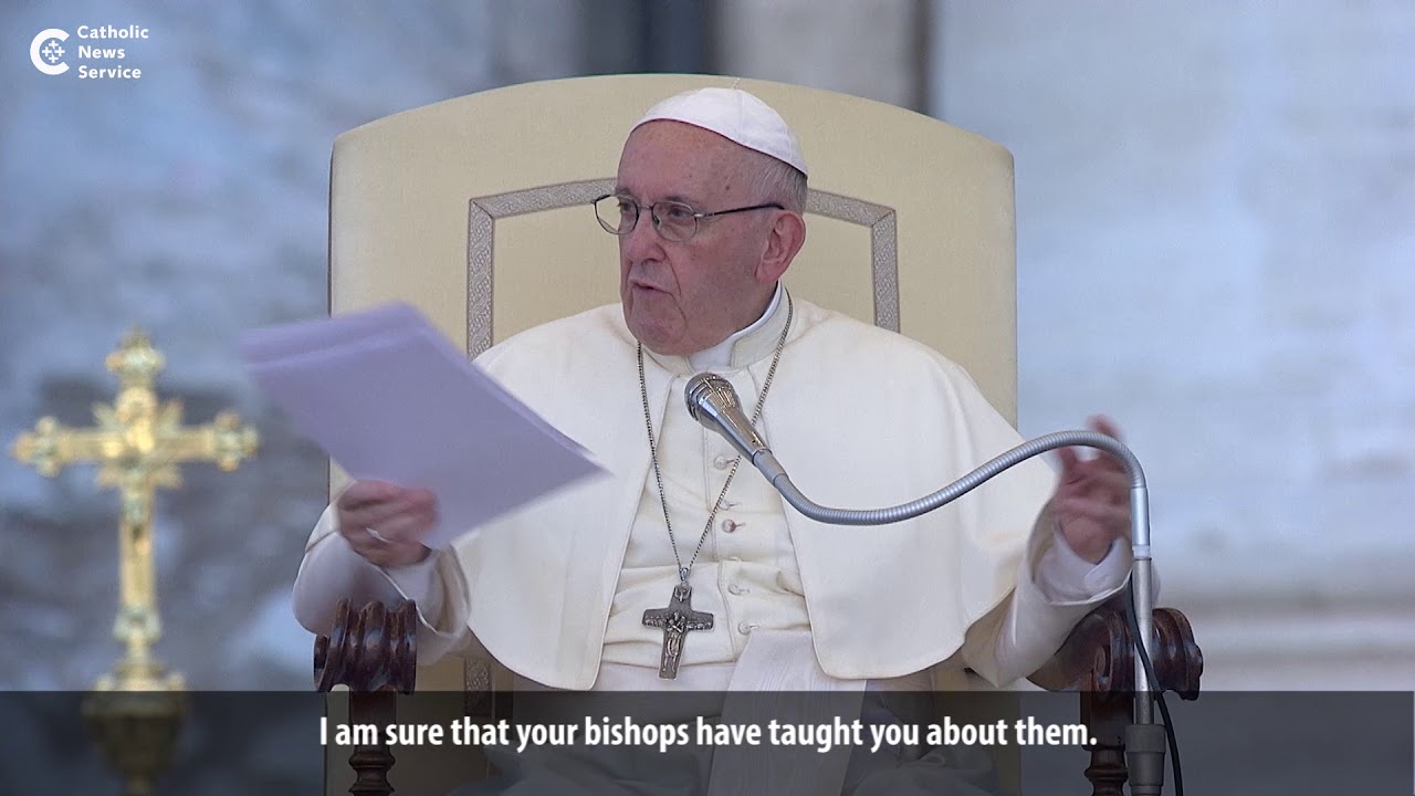 Pope Francis gives tips for holiness to young altar servers