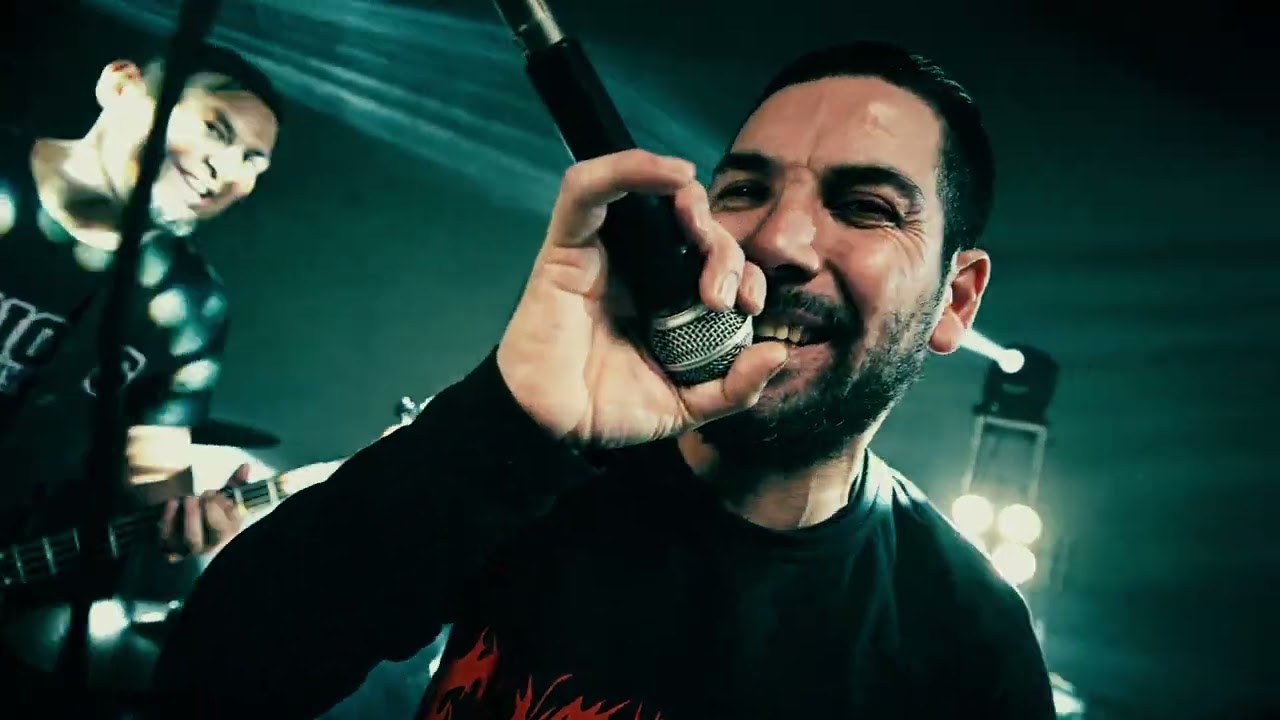 TRAFUL - LO IMPRESCINDIBLE (VIDEO CLIP)