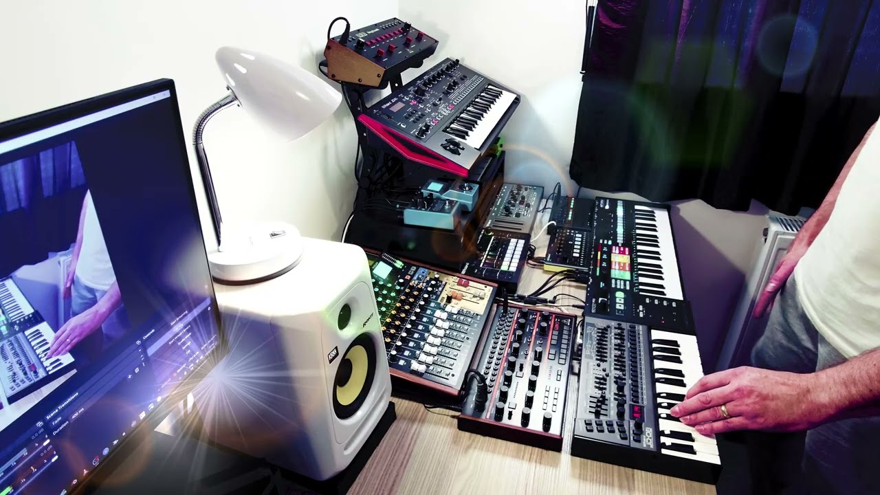 Small Synthesizers - JD-08 - Solina - Behringer Grind - JD-Xi  - Volca FM2 & Drum #synthwave #music