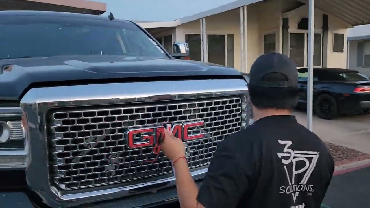 Светодиодная лента для капота GMC Seirra 2500 с функцией автозапуска и установкой динамических ДХО