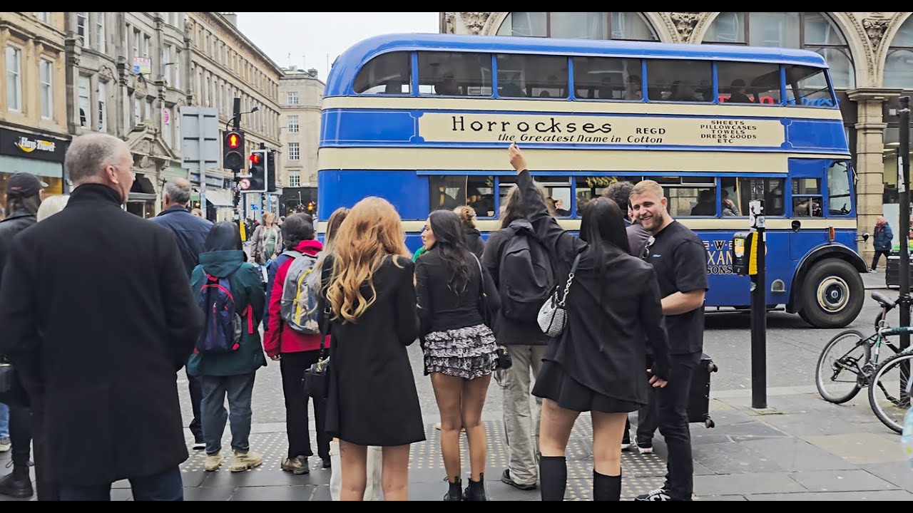 GLASGOW LIFE | Vintage Buses, Tartan Army & Glesga Punters | Relaxing CityScapes & PeopleWatching