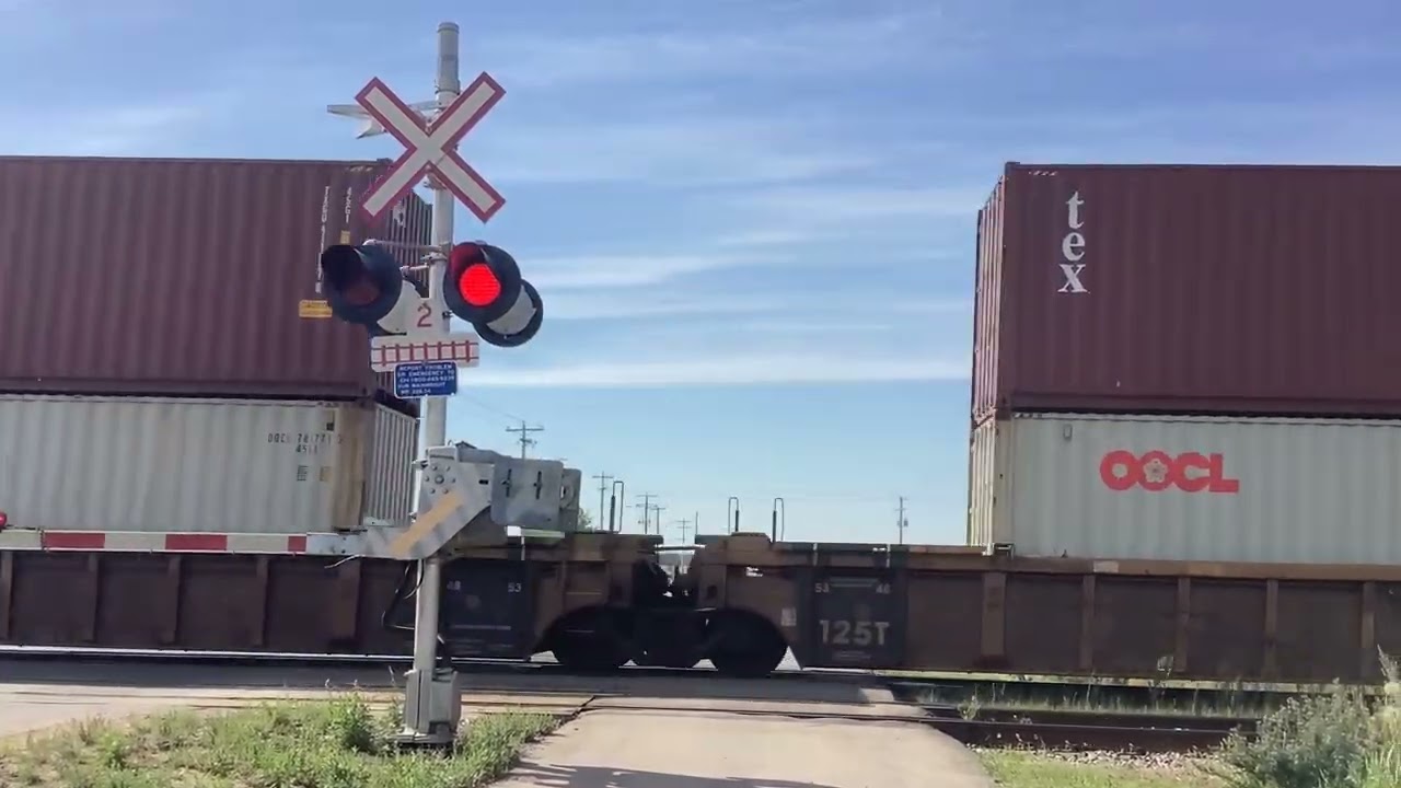 Canadian national train in Tofield Alberta on 08/25/2025