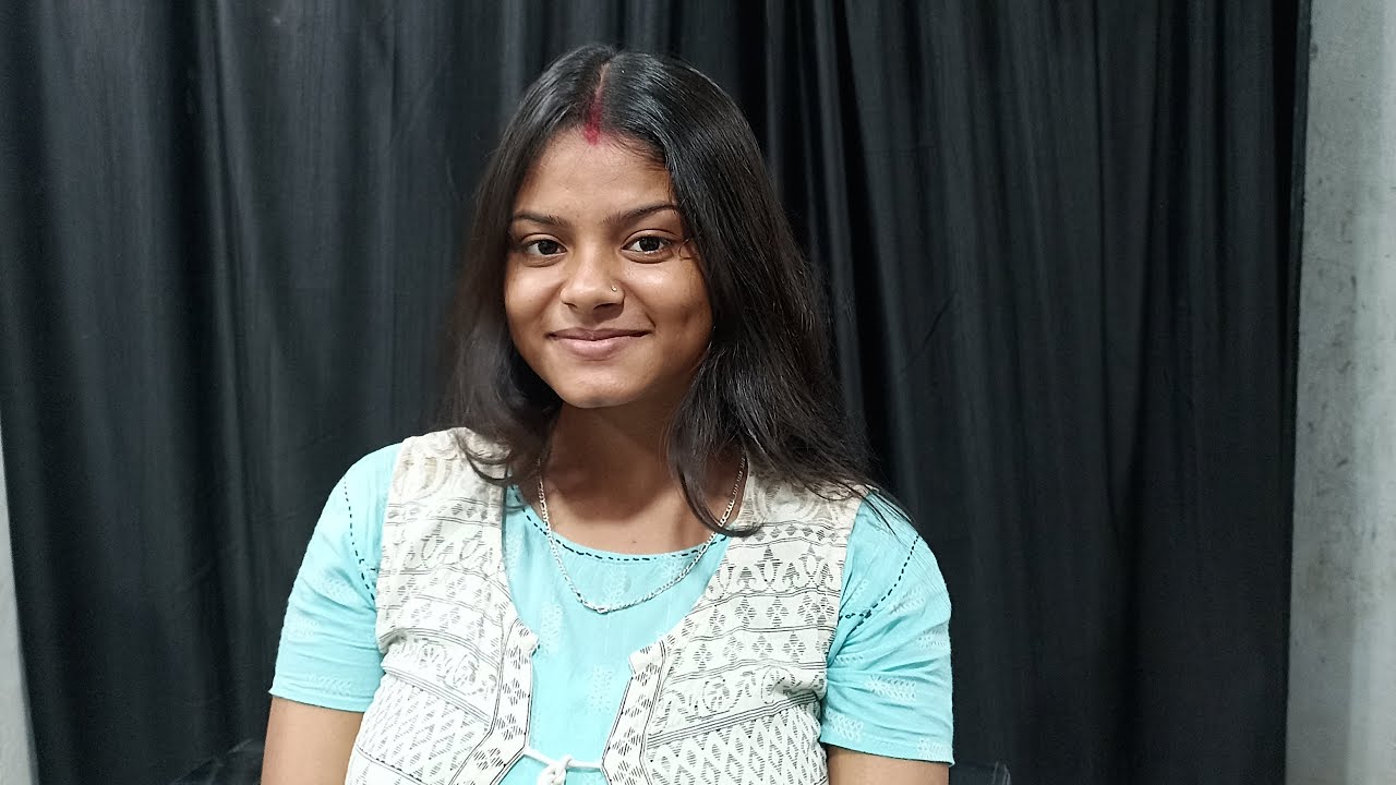 S.H Hair Cut is live long hair cut women
