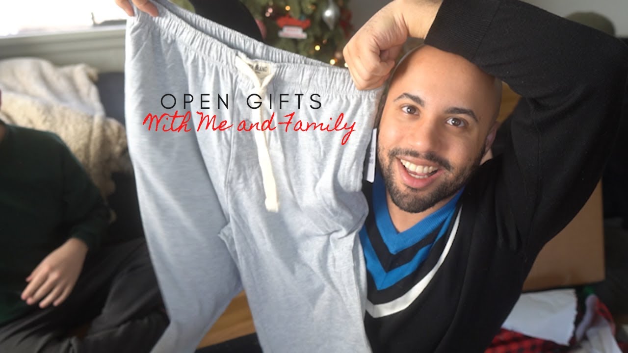 VLOGMAS DAY 25! - OPENING GIFTS WITH MY BOYFRIEND AND BROTHER (OMG I DID IT! 25 VIDEOS :))