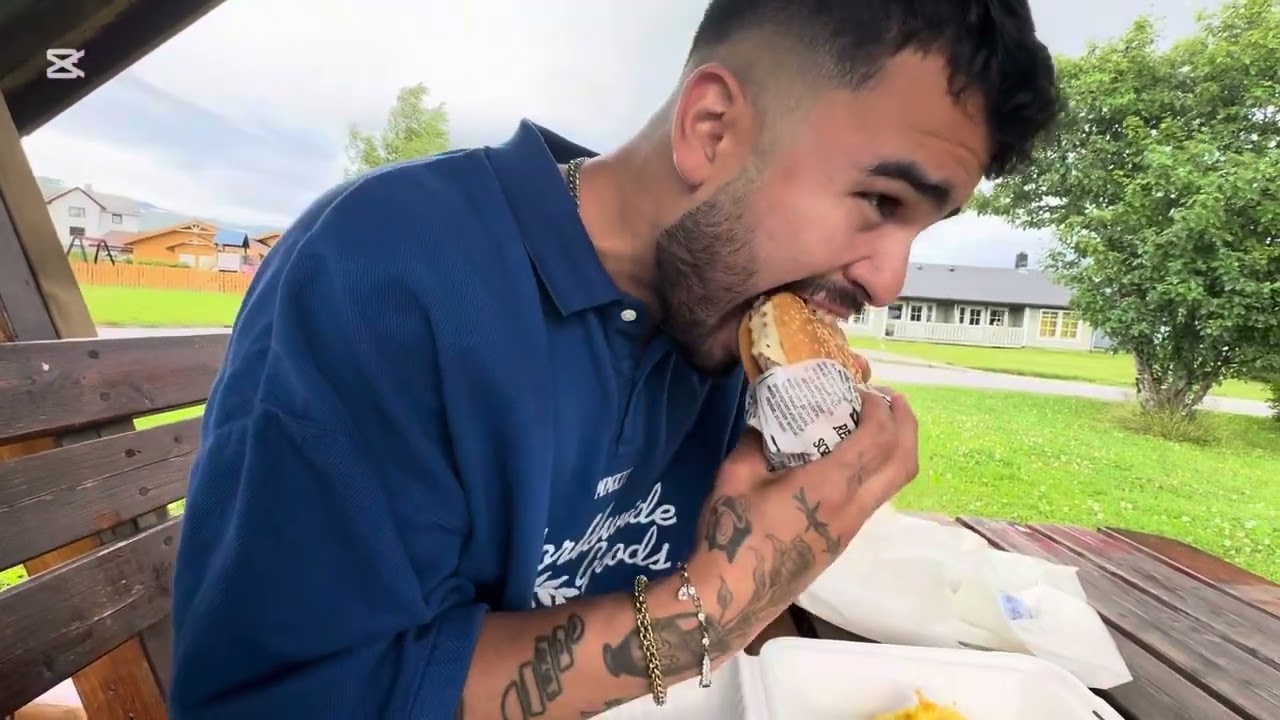 Søstre suse baconcheeseburger