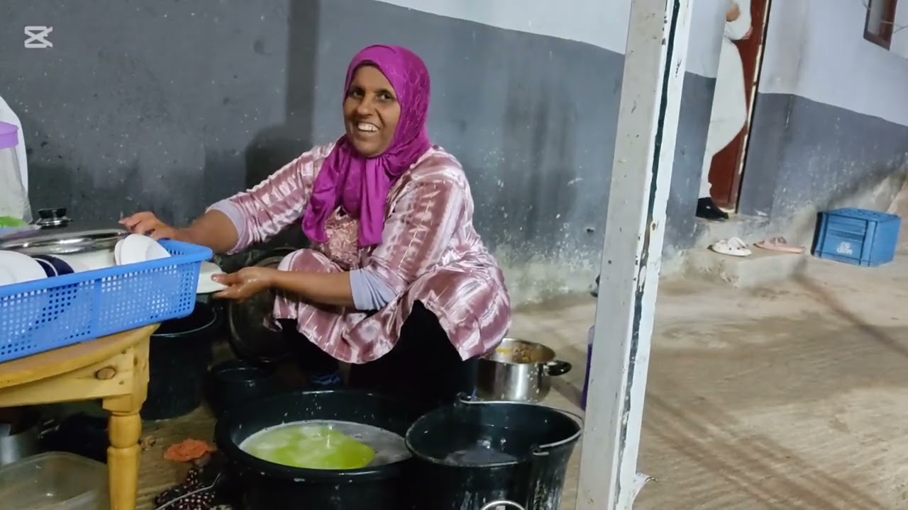 بقات فيا نادية الله أخلف لها ما ضاع ربي كبير الحمد لله علا كل حال