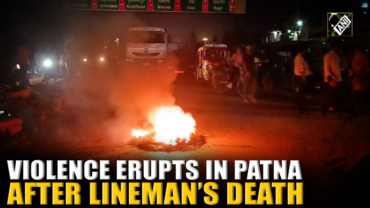 Chaos at Patna&rsquo;s Beur Mor: Protesters torch vehicles, block road after Lineman&rsquo;s death