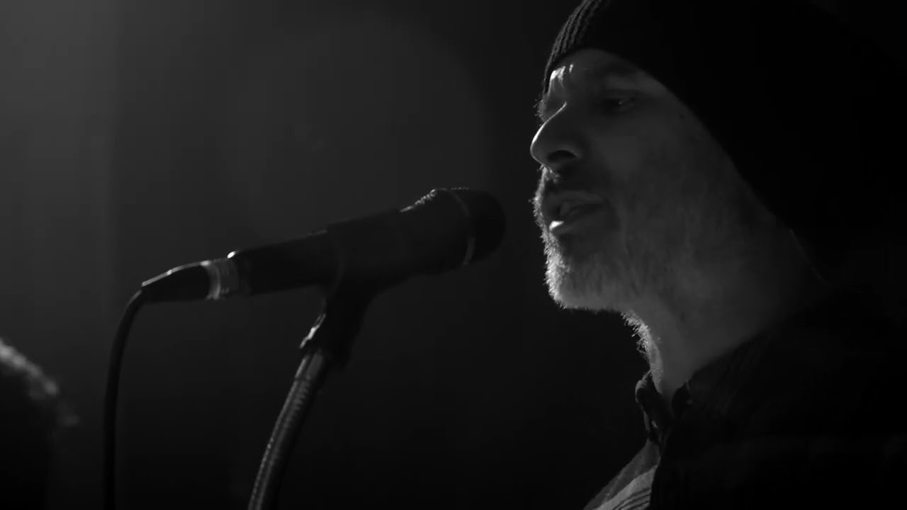 La Vela Puerca - Clarobscuro (Vivo A Contraluz)