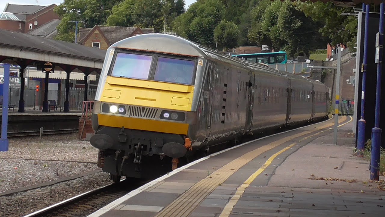 Trains at High Wycombe (CML) - 18/08/2020