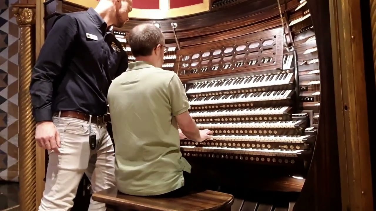Abide with Me on the World's Largest Pipe Organ!