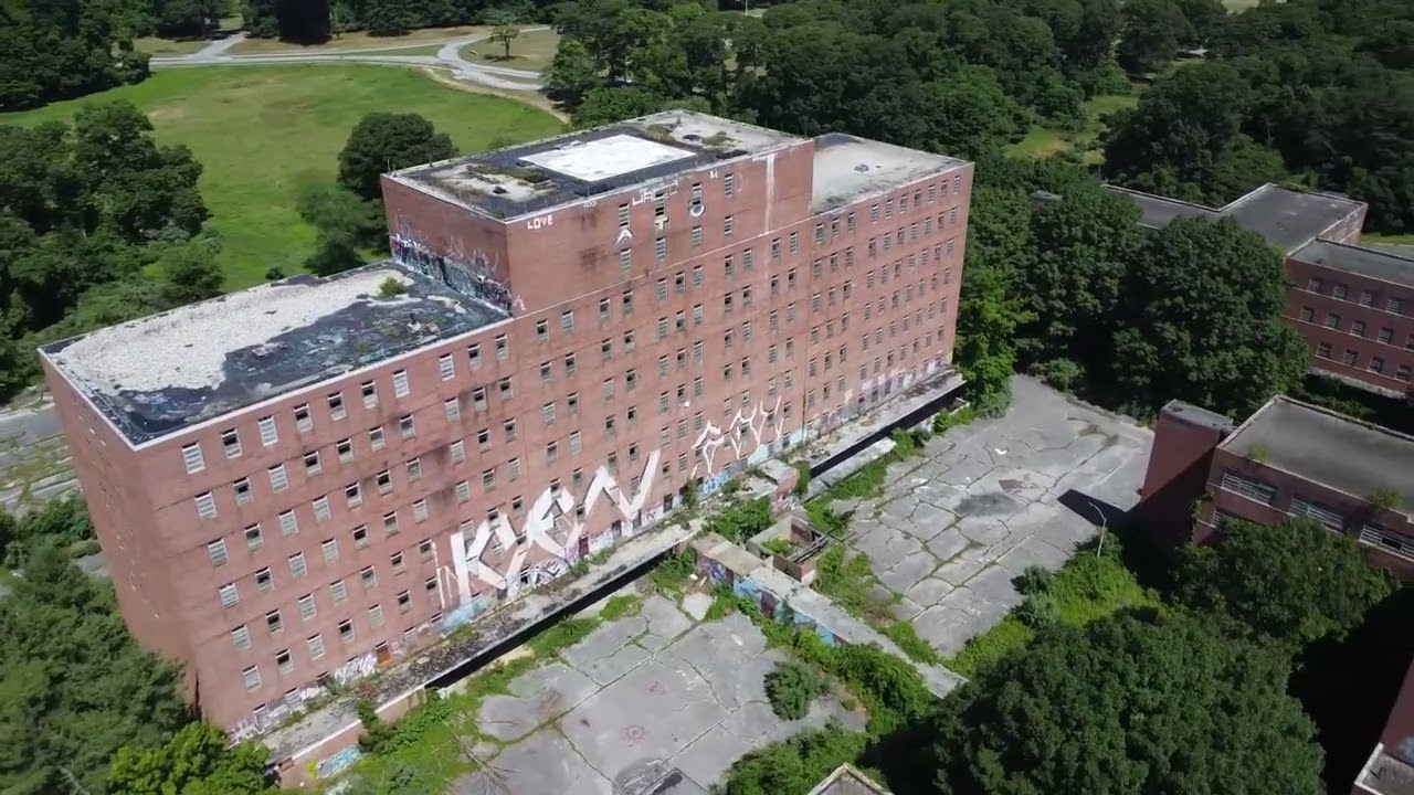 This Abandoned Hospital Is An Explorers Playground! Kings Park Psychiatric Center