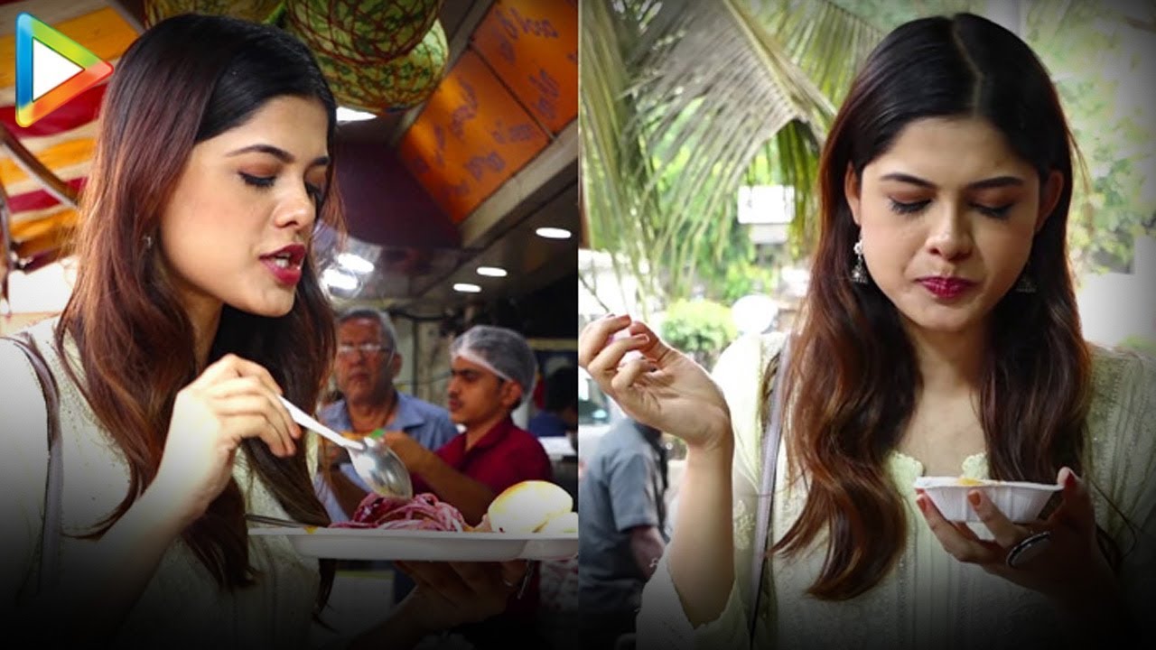 WATCH: Asha Bhat enjoying Street food of Mumbai
