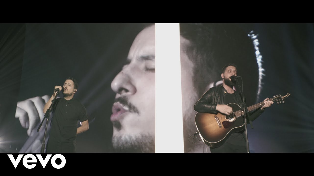 Os Arrais - Ele é (Ao Vivo)