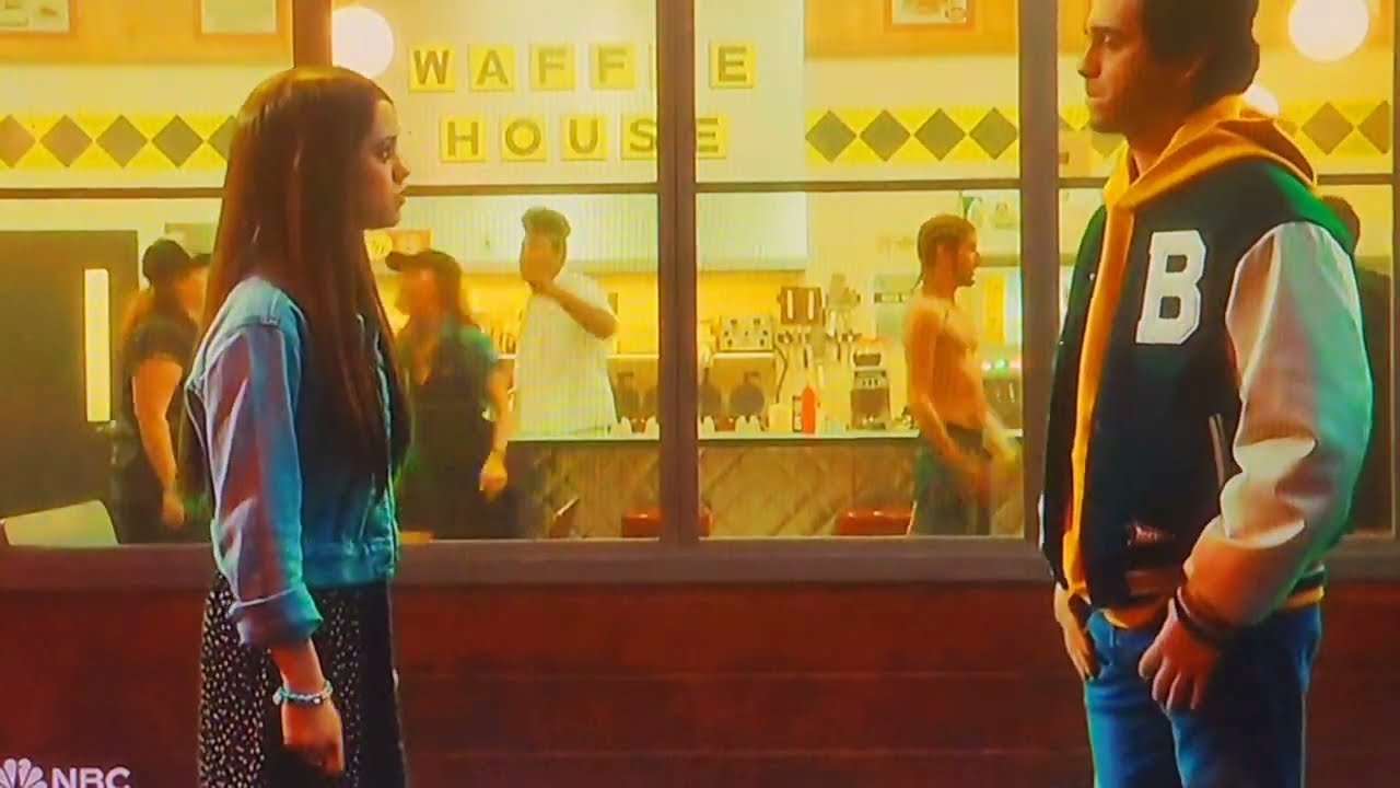 SNL | VARSITY VALLEY | WAFFLE HOUSE | JENNA ORTEGA | 1975 | SNL48