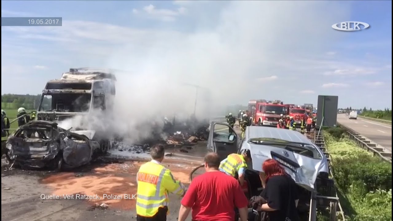 2 Tote Verkehrsunfall A14 Halle LKW VW Golf ausgebrandt