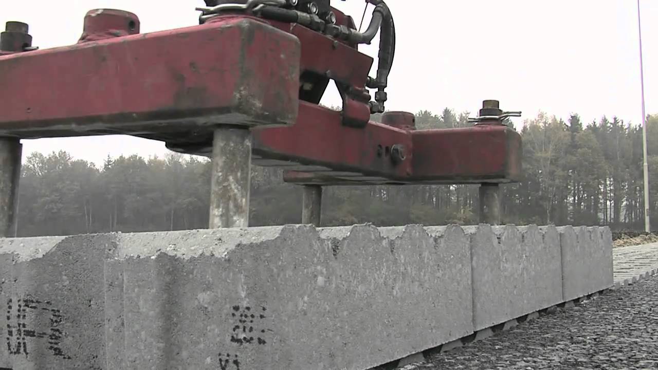 Grasbetonstenen / Bermverharding werkzaamheden N342 Werktuig en bouwdienst Denekamp.