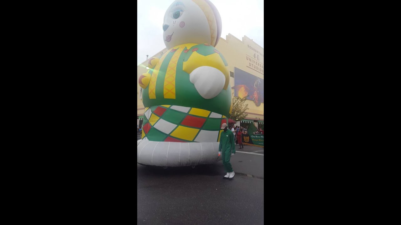 Macy's Christmas Parade Universal Studios 2015