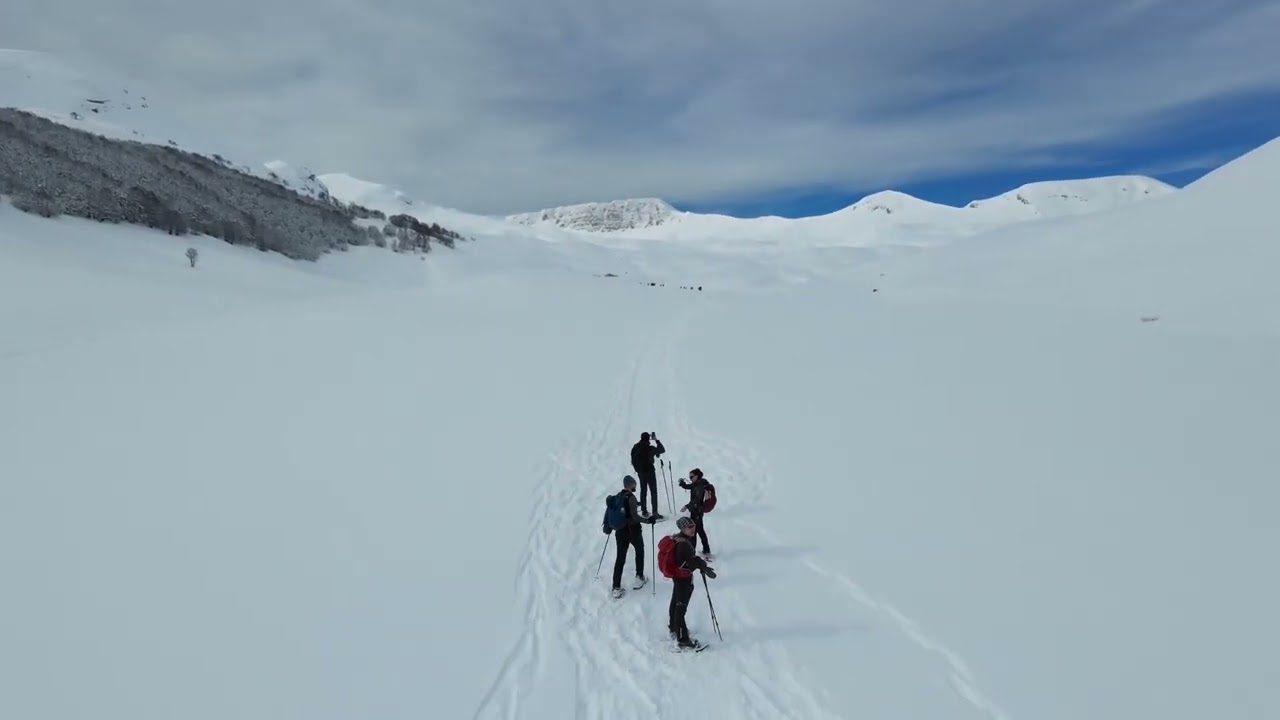 velino-sirente: ciaspolata al rifugio vincenzo sebastiani per la valle del puzzillo