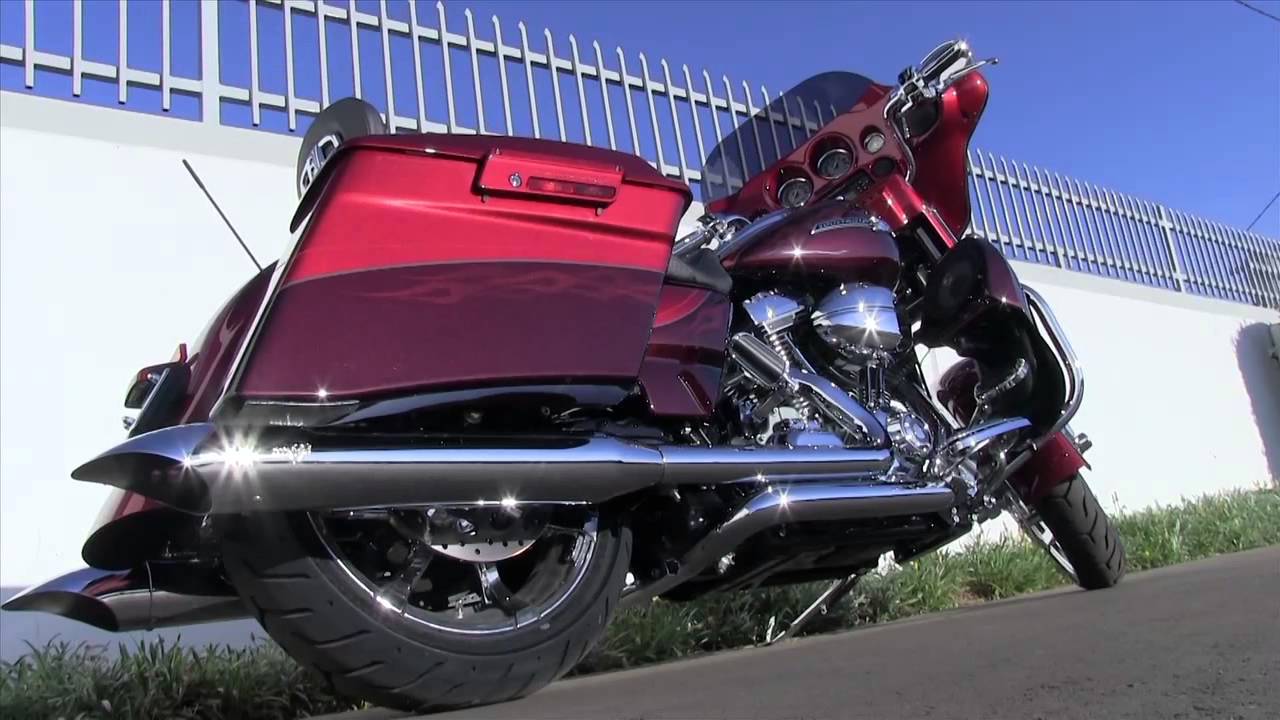 Vance & Hines Classic Slip-On Mufflers for Touring Models | Available at J&P Cycles