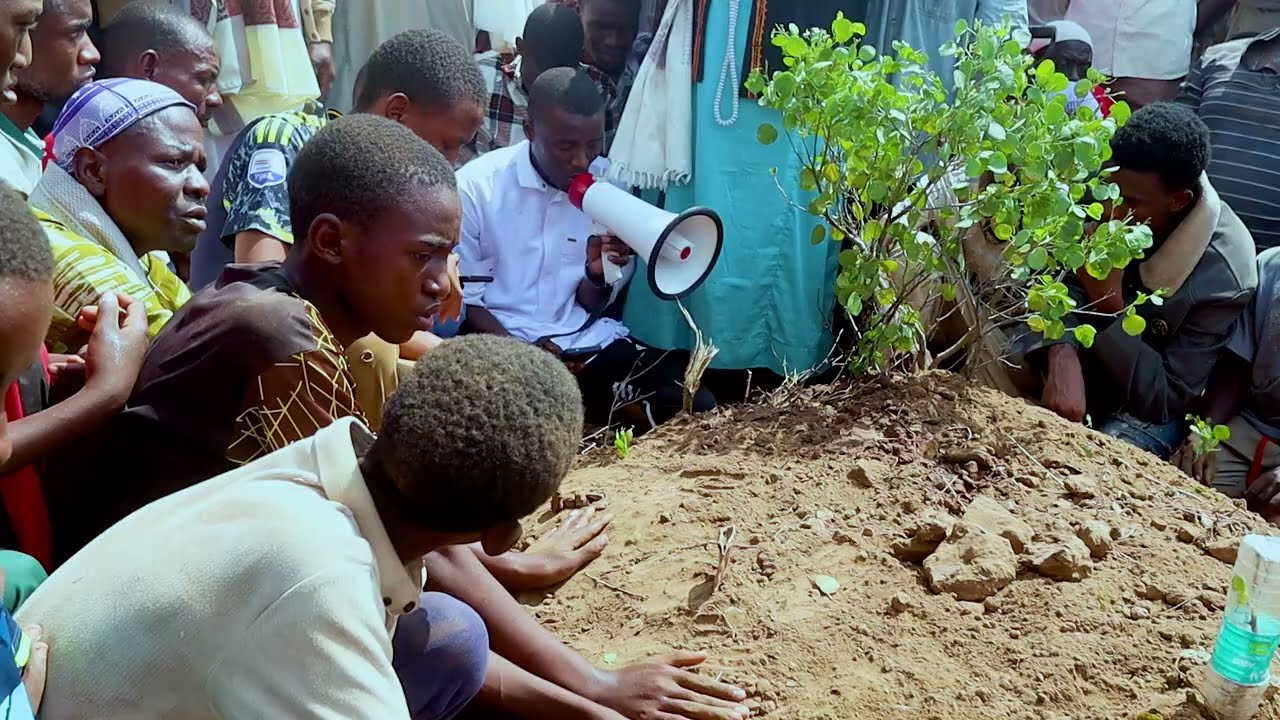 ASKA HAJJII NURANI IFTIN AMAN OO KADHACEY XIIRIDA QAXOOTIGA AA KAKUMA, KENYA :2025