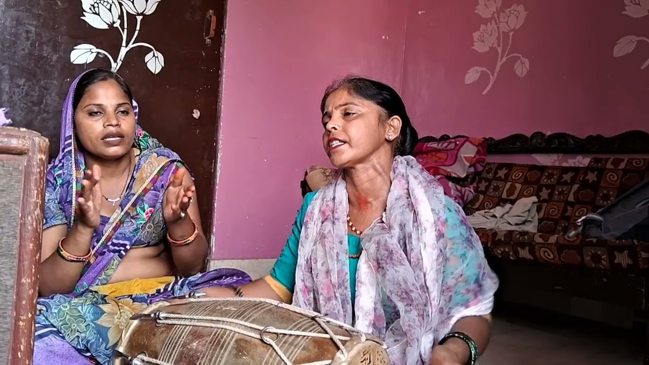 काना। विन। चैन। पढे। कैसे। दिन। कट। जाये। रात। कटे। कैसे।      कविताराठौर 