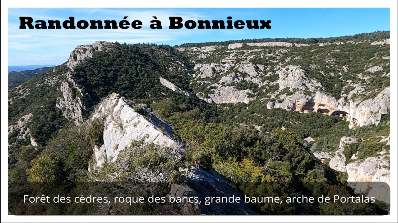  Bonnieux ses falaises, ses grottes, et l'arche de Portalas