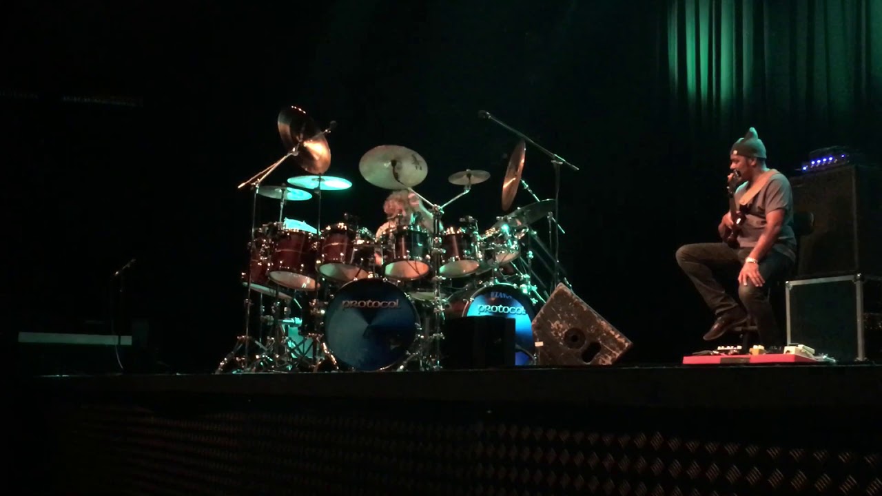 Simon Phillips drum solo / Protocol