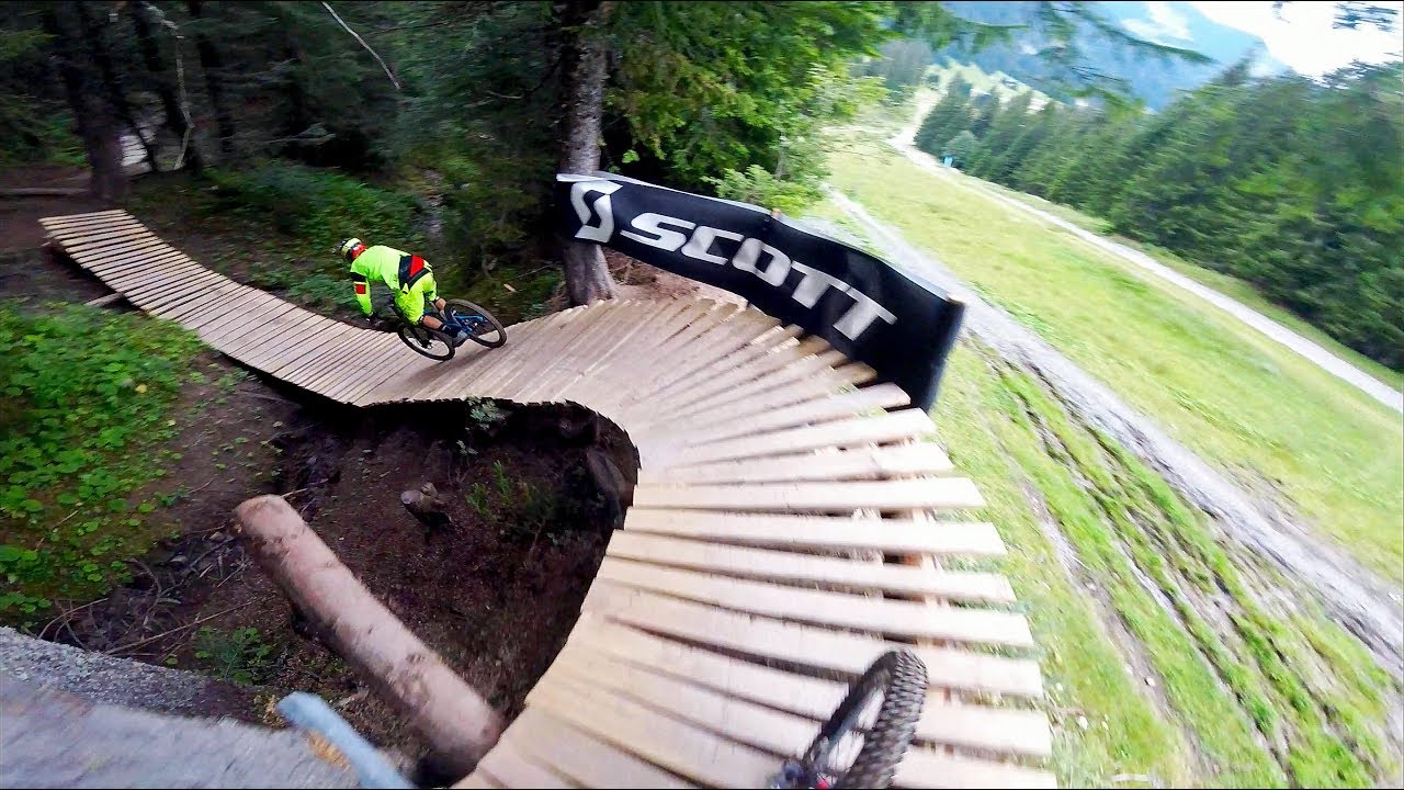 One day in Bikepark Chatel on black tracks