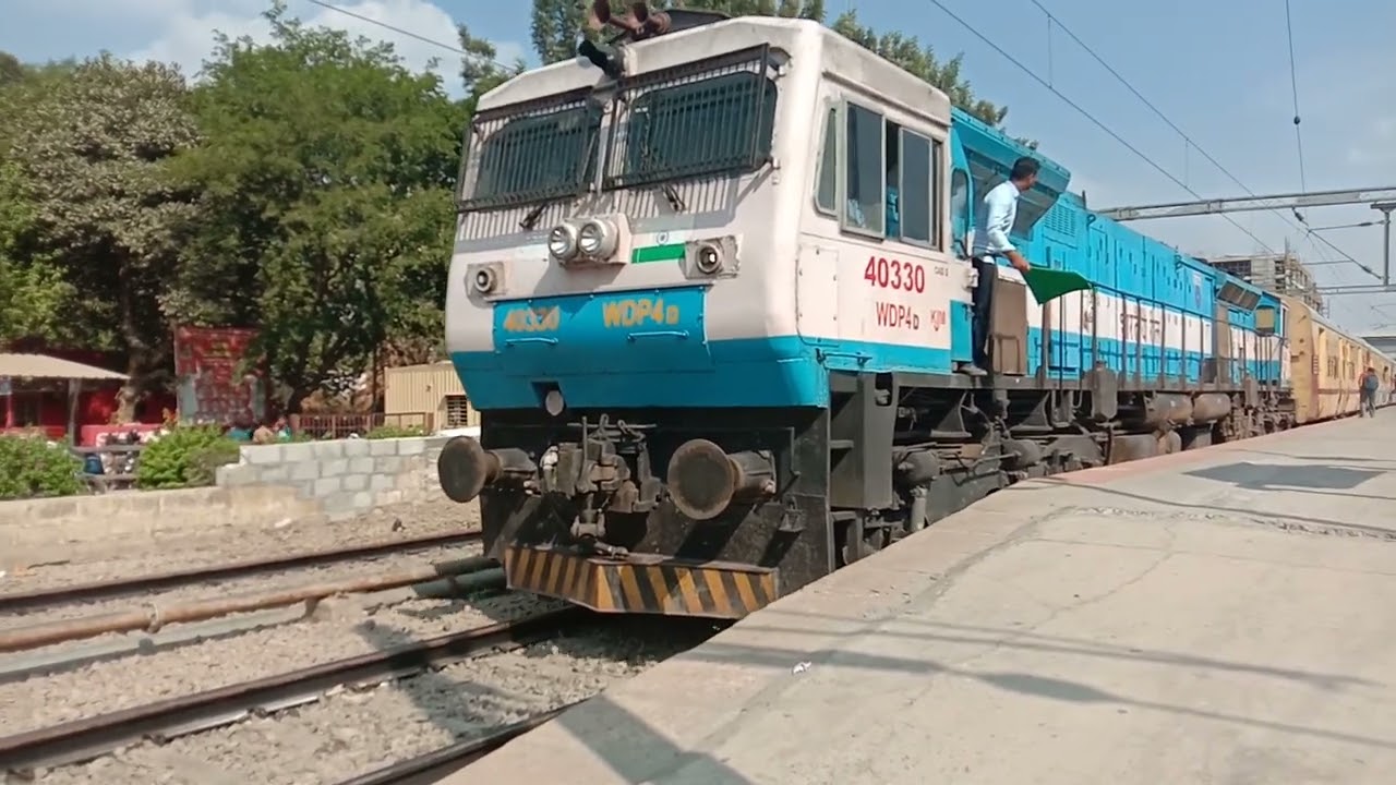 KSR Bengaluru Talaguppa Intercity SF Express departs YPR