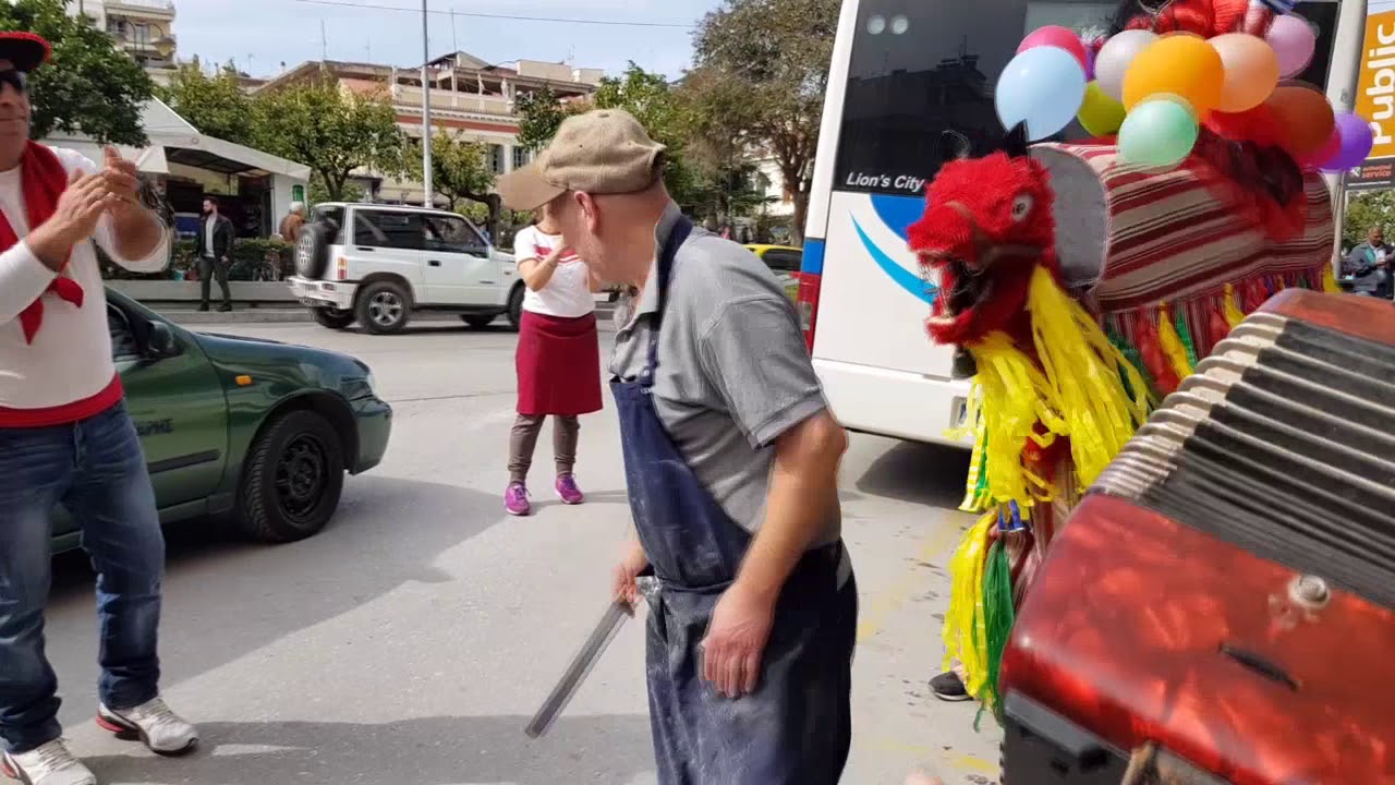 LamiaReport.gr: Το έθιμο της Γκαμήλας στη Λαμία 2019