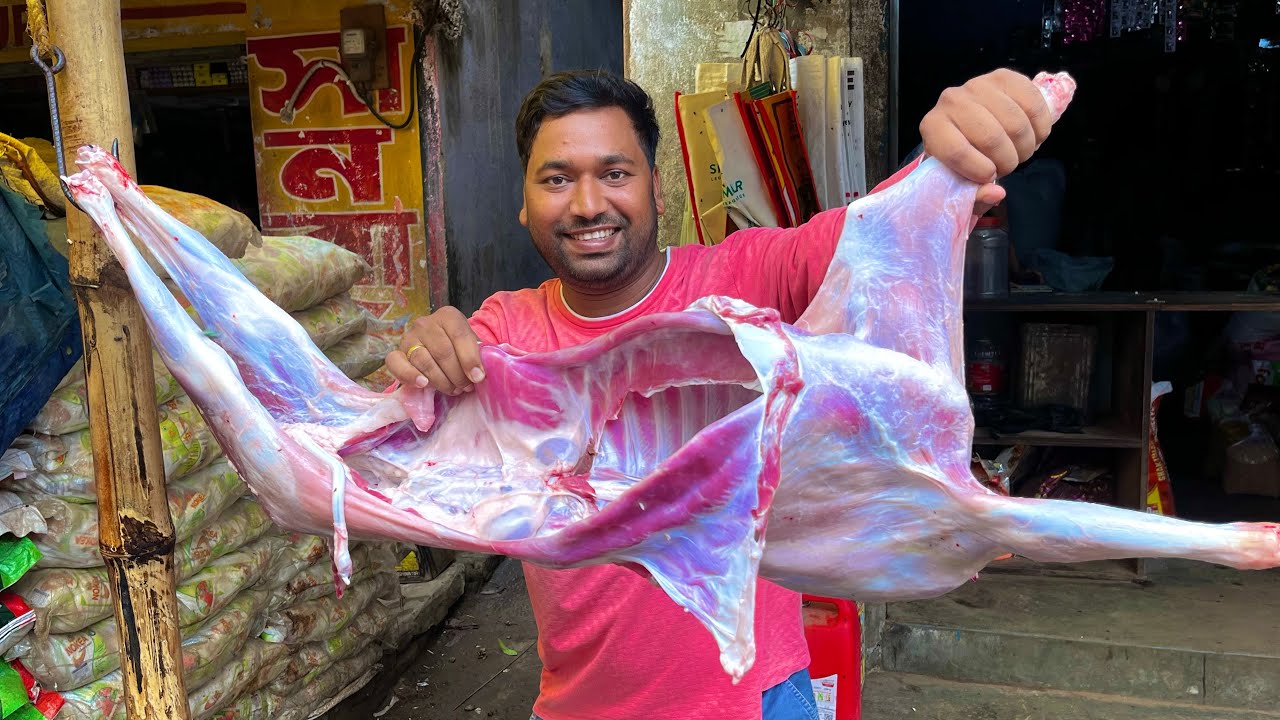 বিজয়া দশমী স্পেশাল মায়ের হাতের নরম তুলতুলে খাসির মাংস কব্জি ডুবিয়ে খেলাম || Special mutton curry