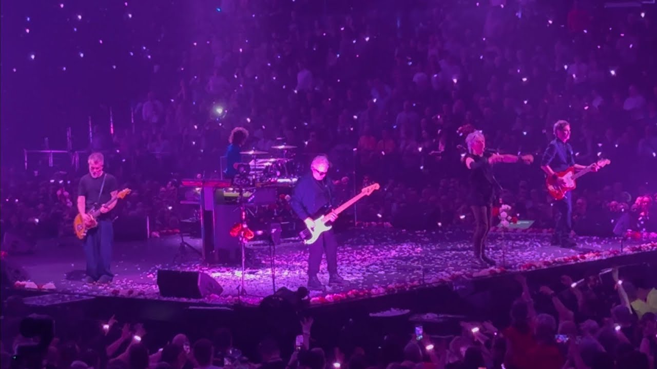 Indochine - Miss Paramount (Live Arena Tour at Accor Arena, Paris 27/02/2026)