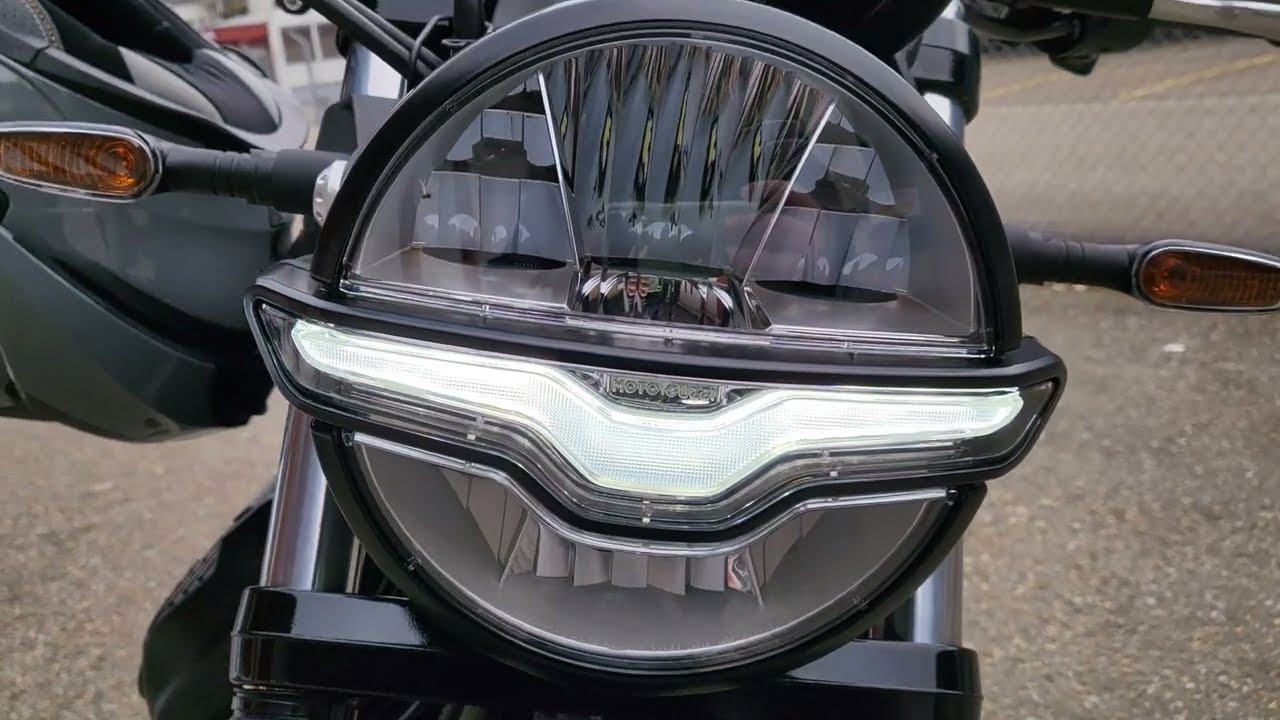 Moto Guzzi v9 Bobber 2022