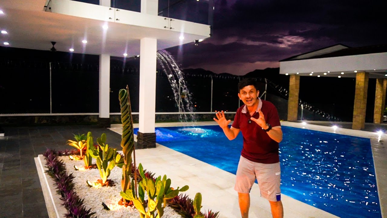 Estrené la piscina de esta MANSION