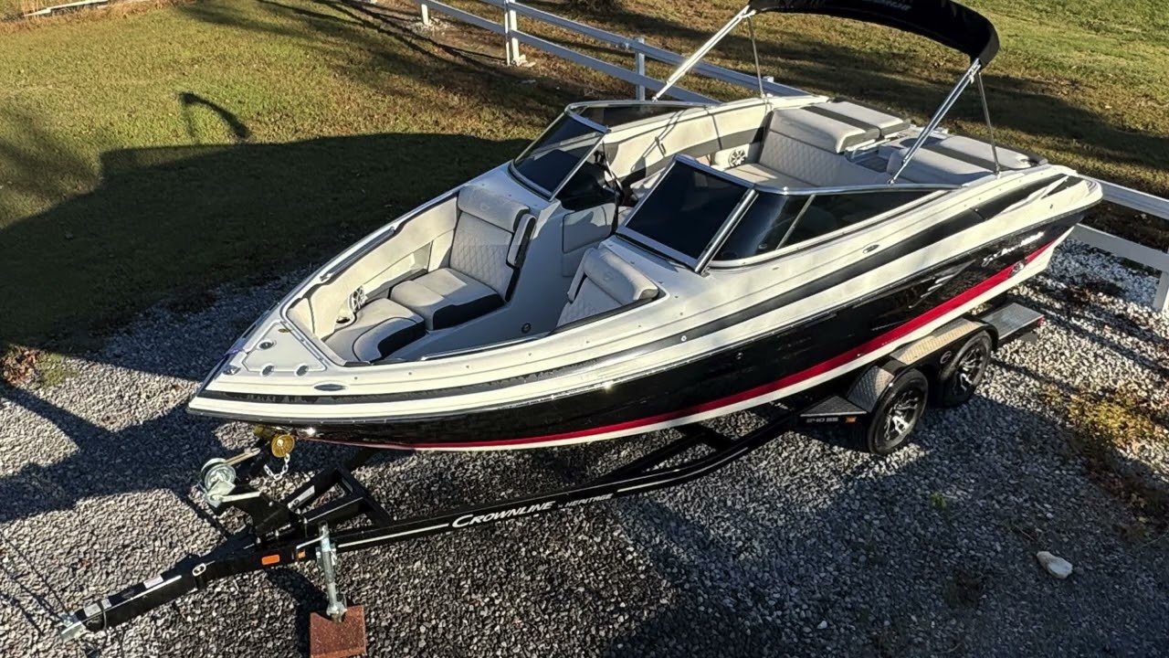 2023 Crownline 240 SS Stock #: 468315