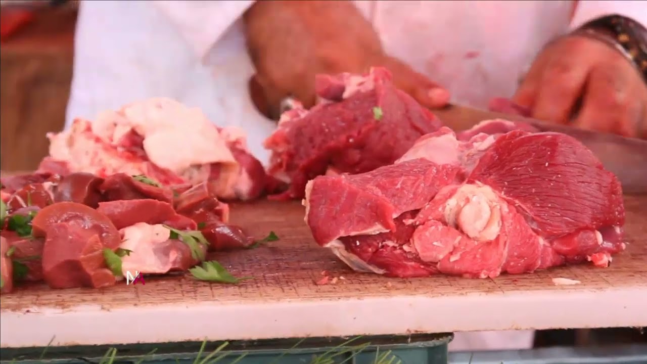 على المباشر  الكاميرا ترصد حركة كثيفة على اللحوم الحمراء  في سوق الحلفاوين 🥩​🇹🇳​