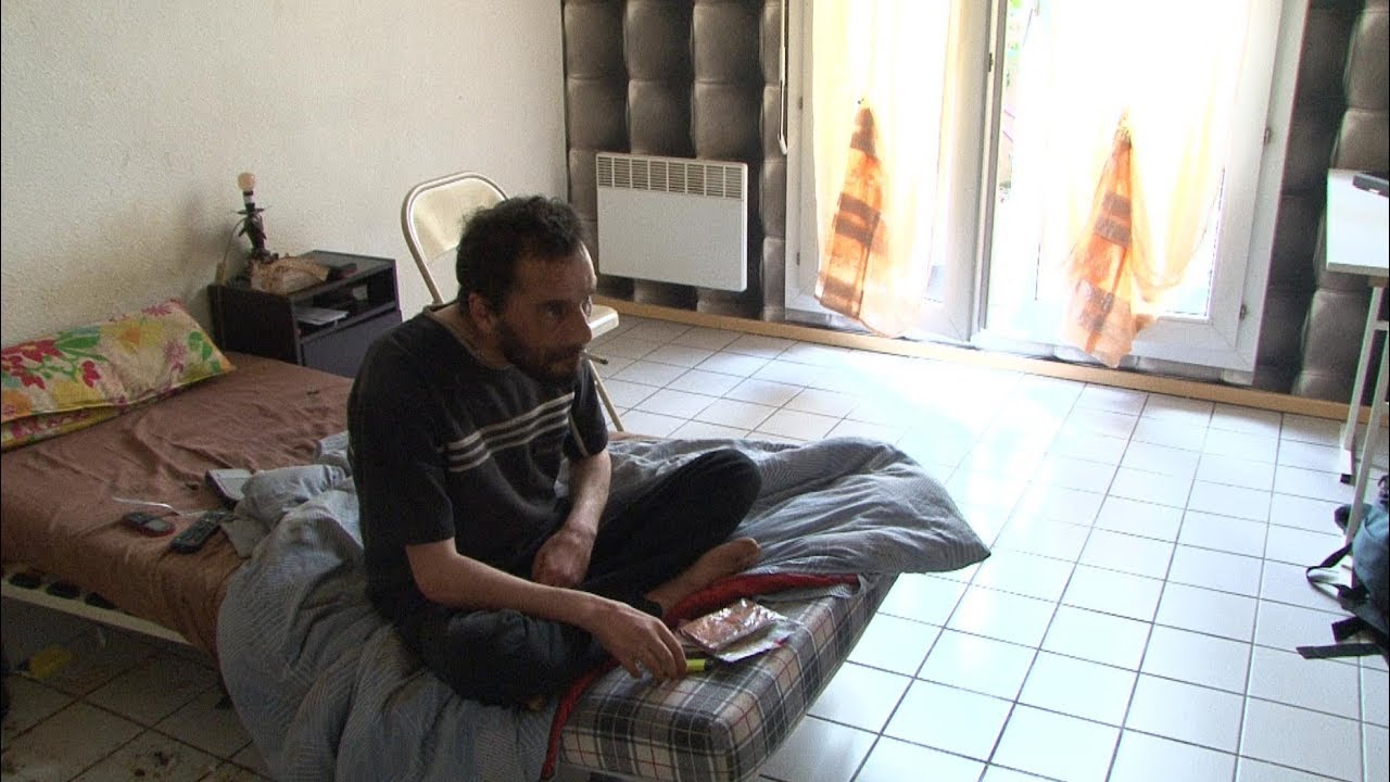 Un chez-soi d'abord saison 3 version courte English subtitle French Housing first program