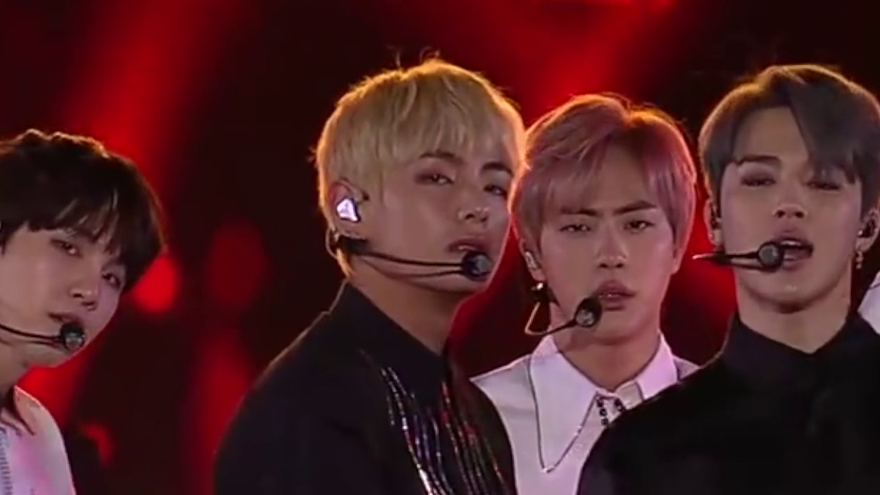 BTS V (Kim Taehyung) Sexy Moments 2016 Comeback