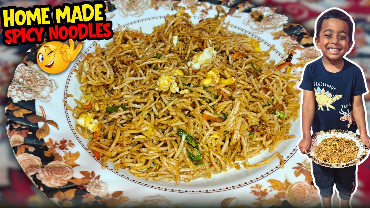 Home Made Quick And Simple Spicy Noodles🍜 Exactly Fast food Jaise!