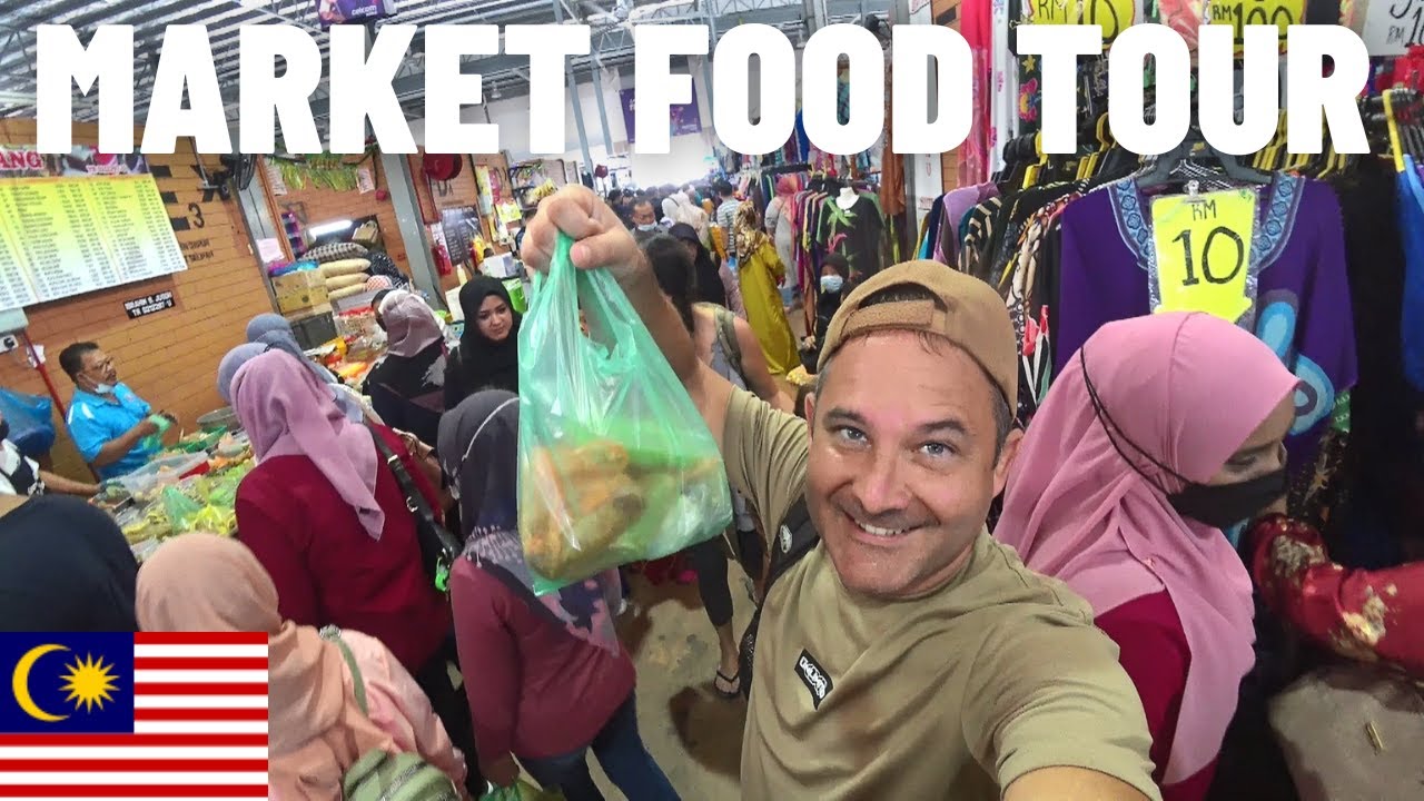 WE WENT TO THIS MARKET IN TERENGGANU AND ATE SO MANY SNACKS AND KUIHS