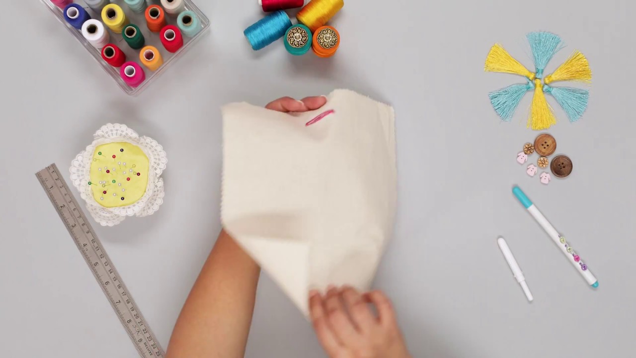 Lesson 09: How to sew a buttonhole (English)