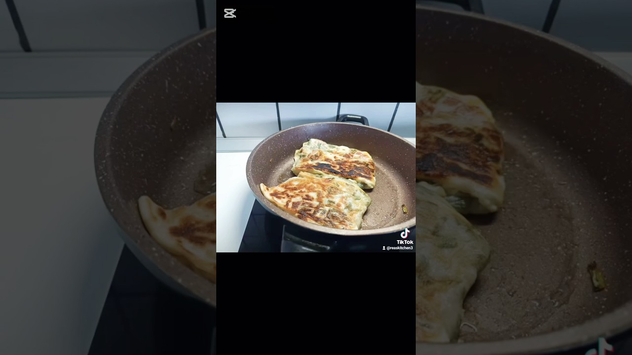 Crispy Homemade Burek Burek #BurekRecipe #TraditionalRecipe #HomemadePie #FoodShorts #SpinachPie