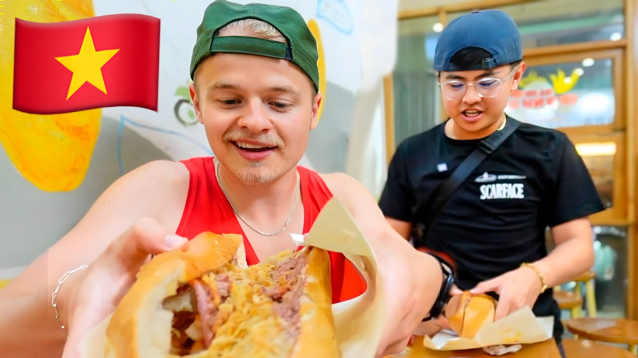 Tonse viser mig den største Bánh Mì i Vietnam!