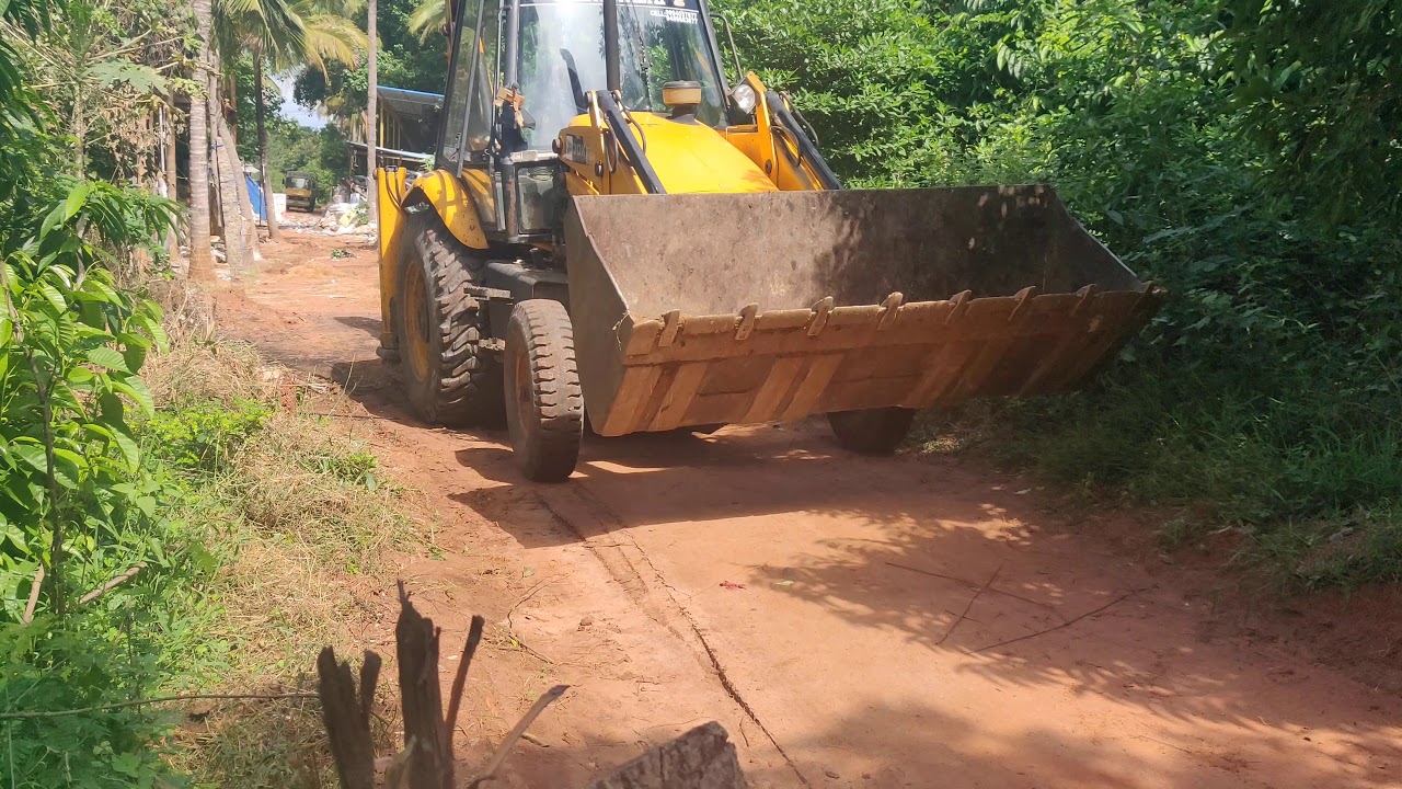Bumblebee the yellow JCB