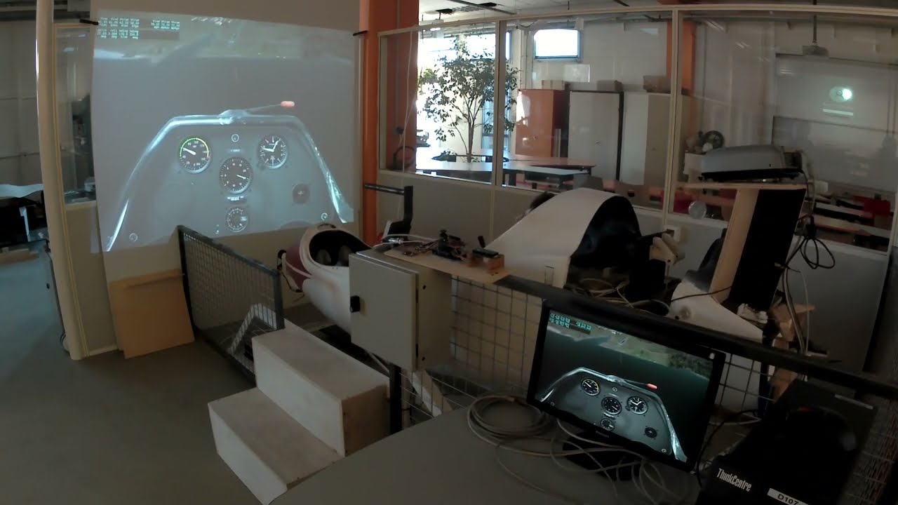 Simulateur de vol motoris&eacute;. Projet de terminale STI2D SIN. BIA. Motion platform flight simulator