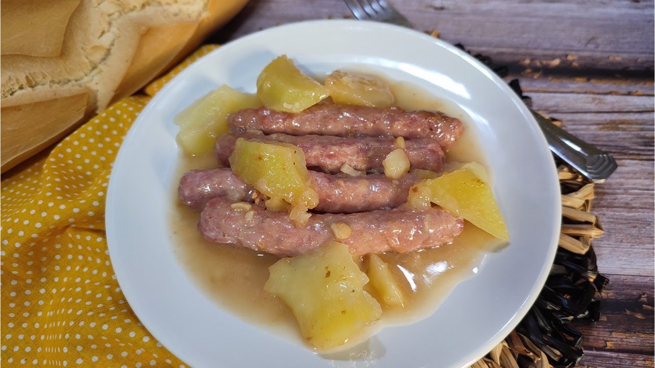 SALCHICHAS GUISADAS CON PATATAS, receta fácil y deliciosa con Olla GM!