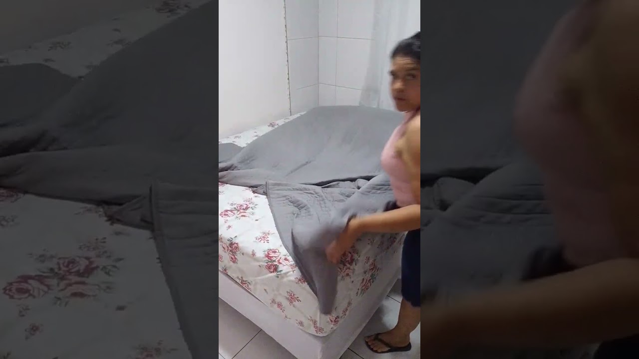 @ coloquei um lençol na base dá cama 💥🏠