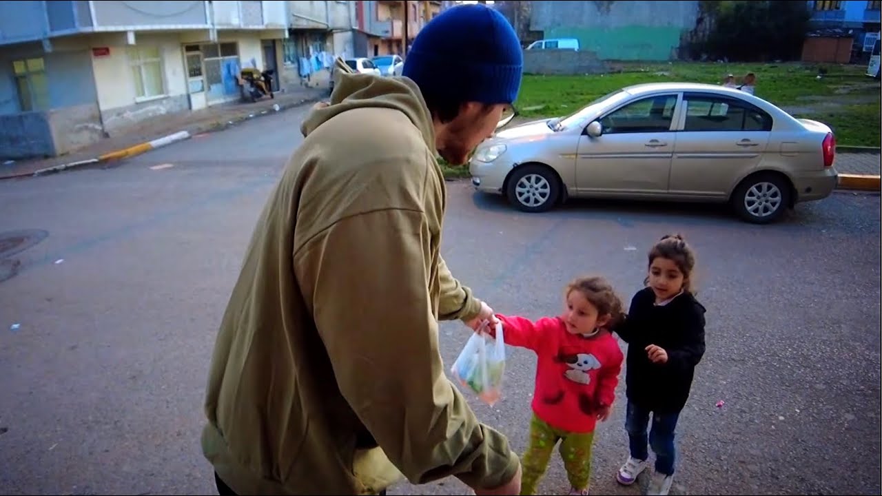 Kinder beschenken an Ramadan 😢 RAMADAN VLOG #7 ☪️