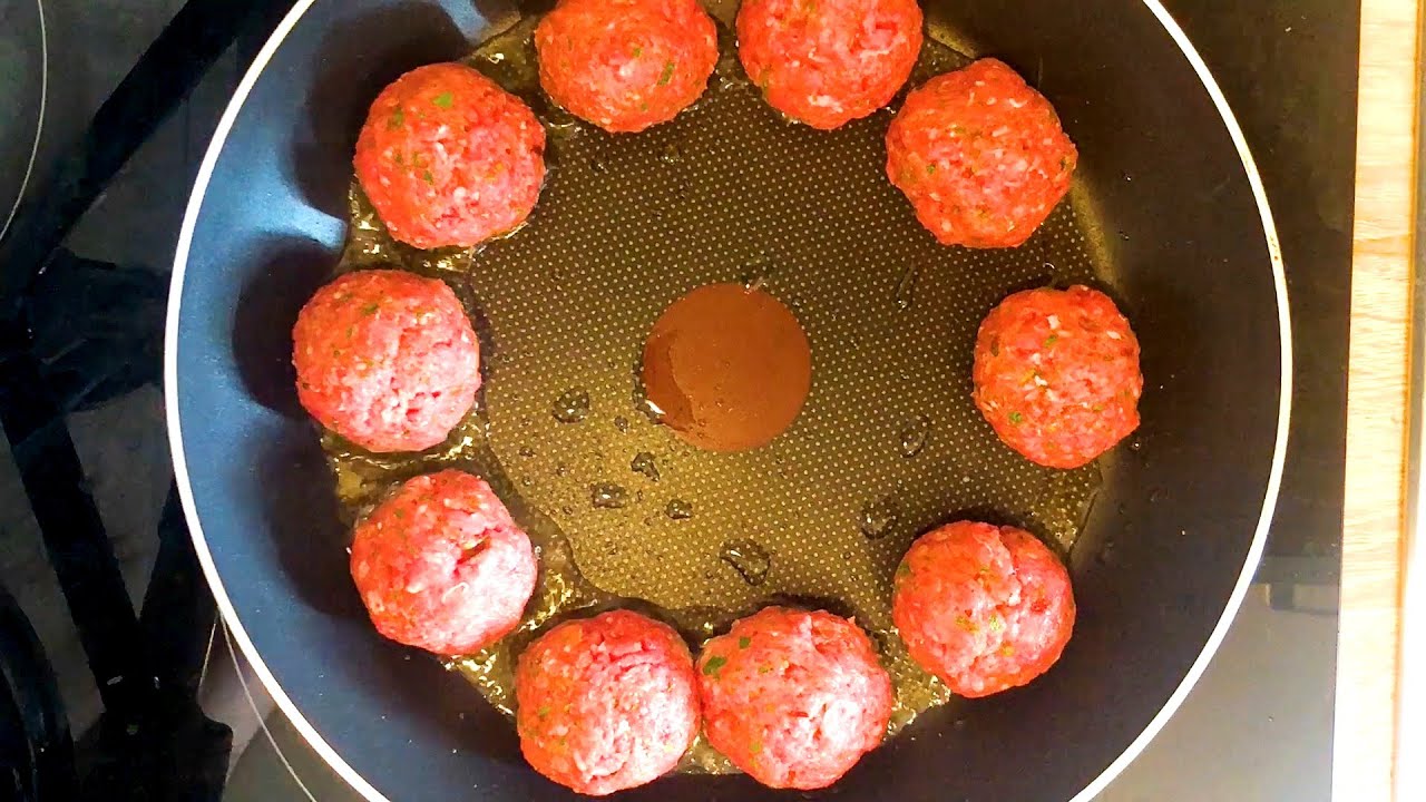 Boulettes de bœuf : 7 astuces pour avoir des boulettes moelleuses et savoureuses + sauce tomate