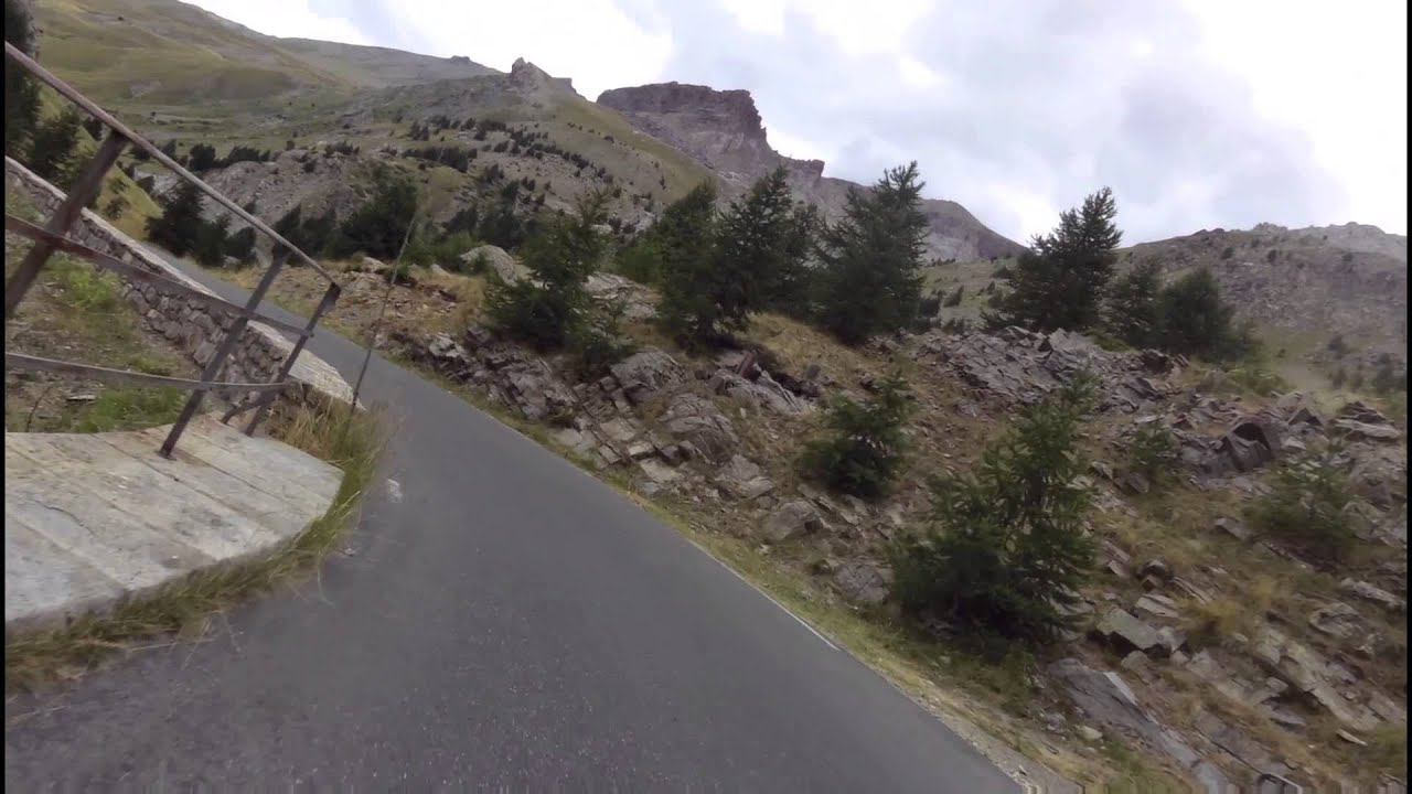 Afdaling Col de la Bonette van Cime de la Bonette tot Jausiers Honda Varadero XL 1000 (2015)